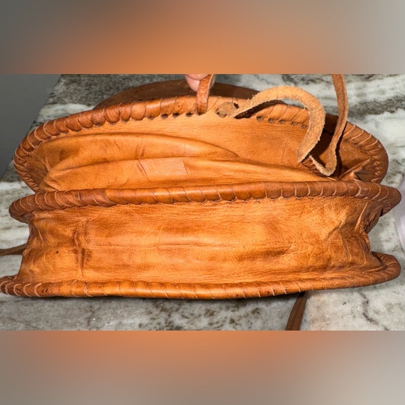 Vintage Hand tooled Leather Crossbody Bag - Picture 11 of 11